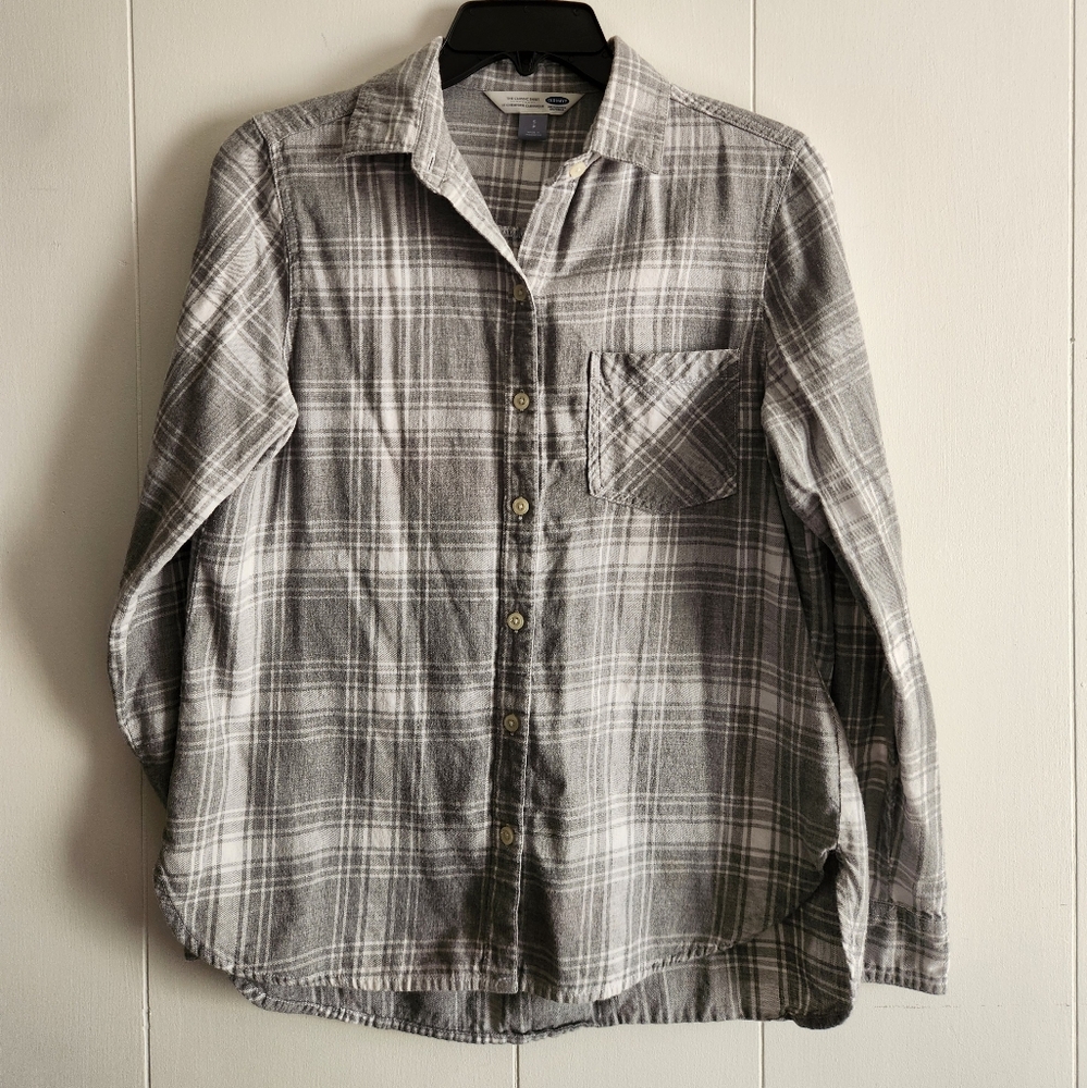 Old Navy Gray Plaid Button Down Shirt